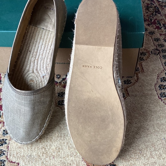 Cole Hann gold espadrilles- size 8.5 - Picture 5 of 10